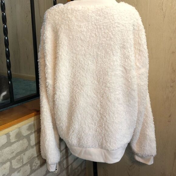 Secret treasures white long sleeve faux Sherpa sleep top size large - Picture 6 of 7